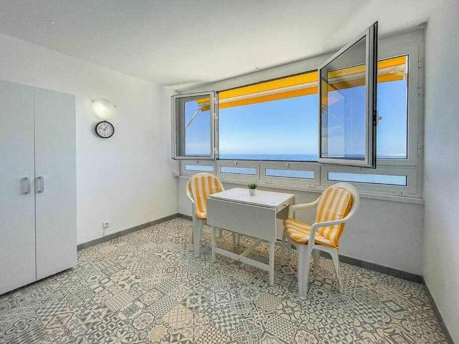 מספאלומס Ocean Front Apartment מראה חיצוני תמונה